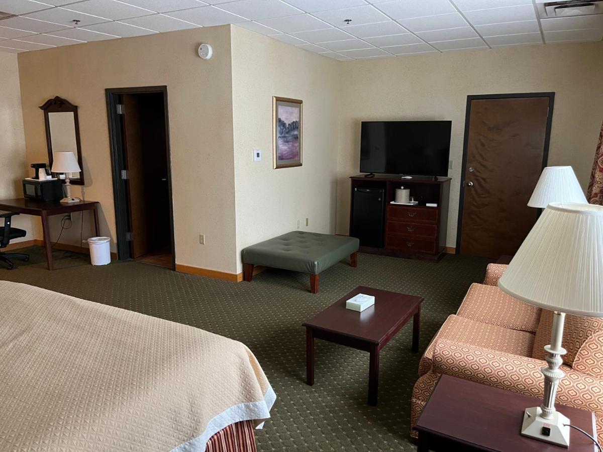 Days Inn & Suites By Wyndham Sutton Flatwoods Экстерьер фото