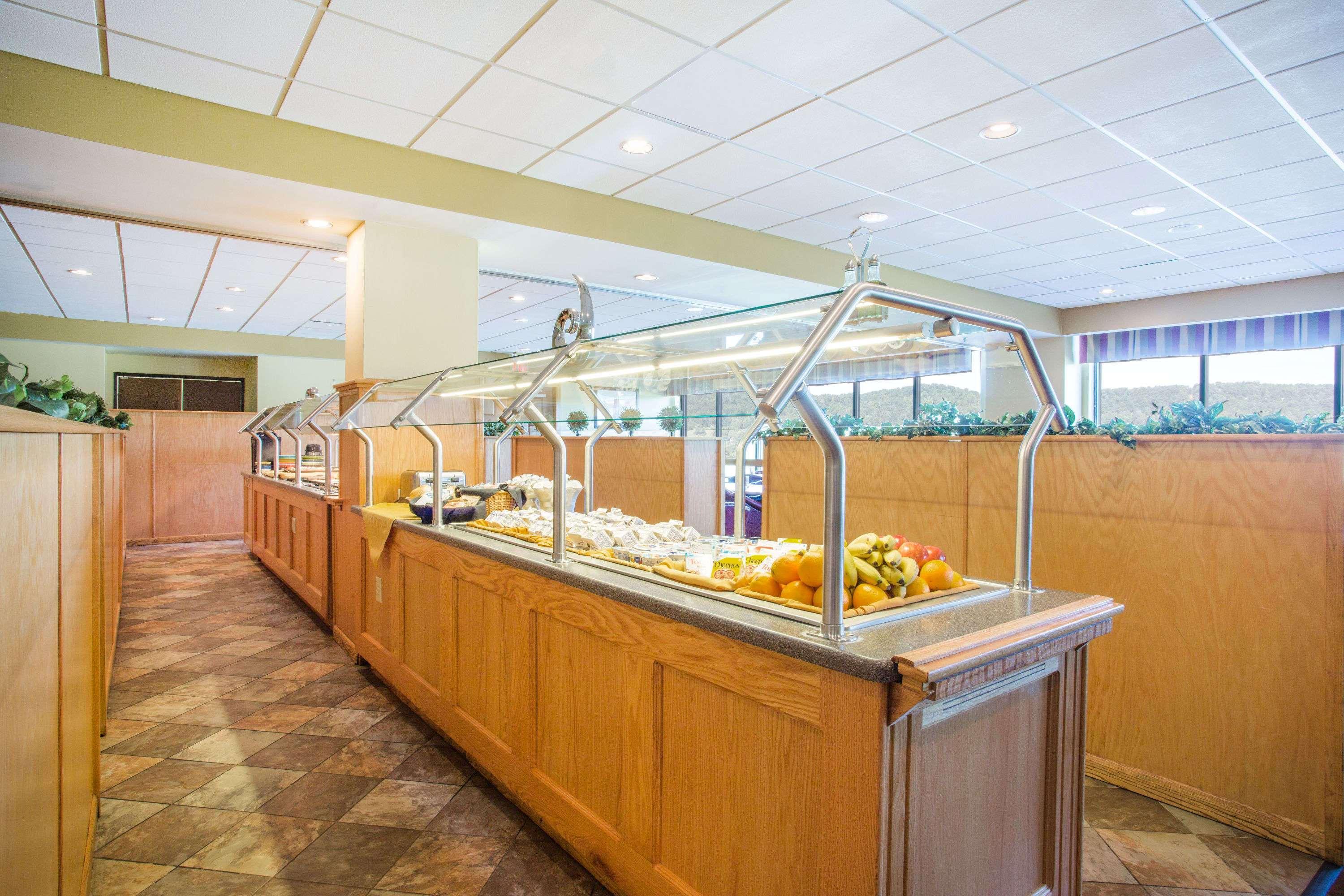 Days Inn & Suites By Wyndham Sutton Flatwoods Экстерьер фото